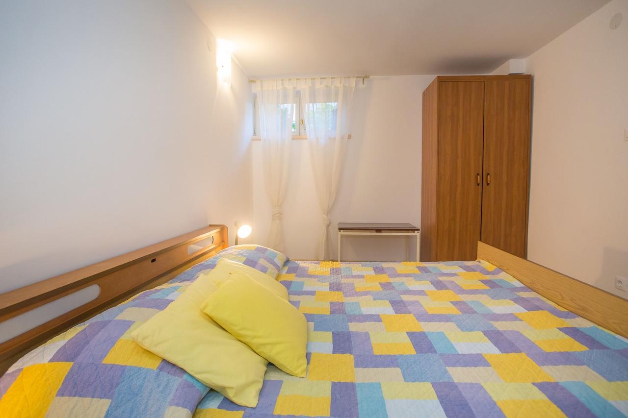 Hotel App. Fiorela Poreč Exterior foto